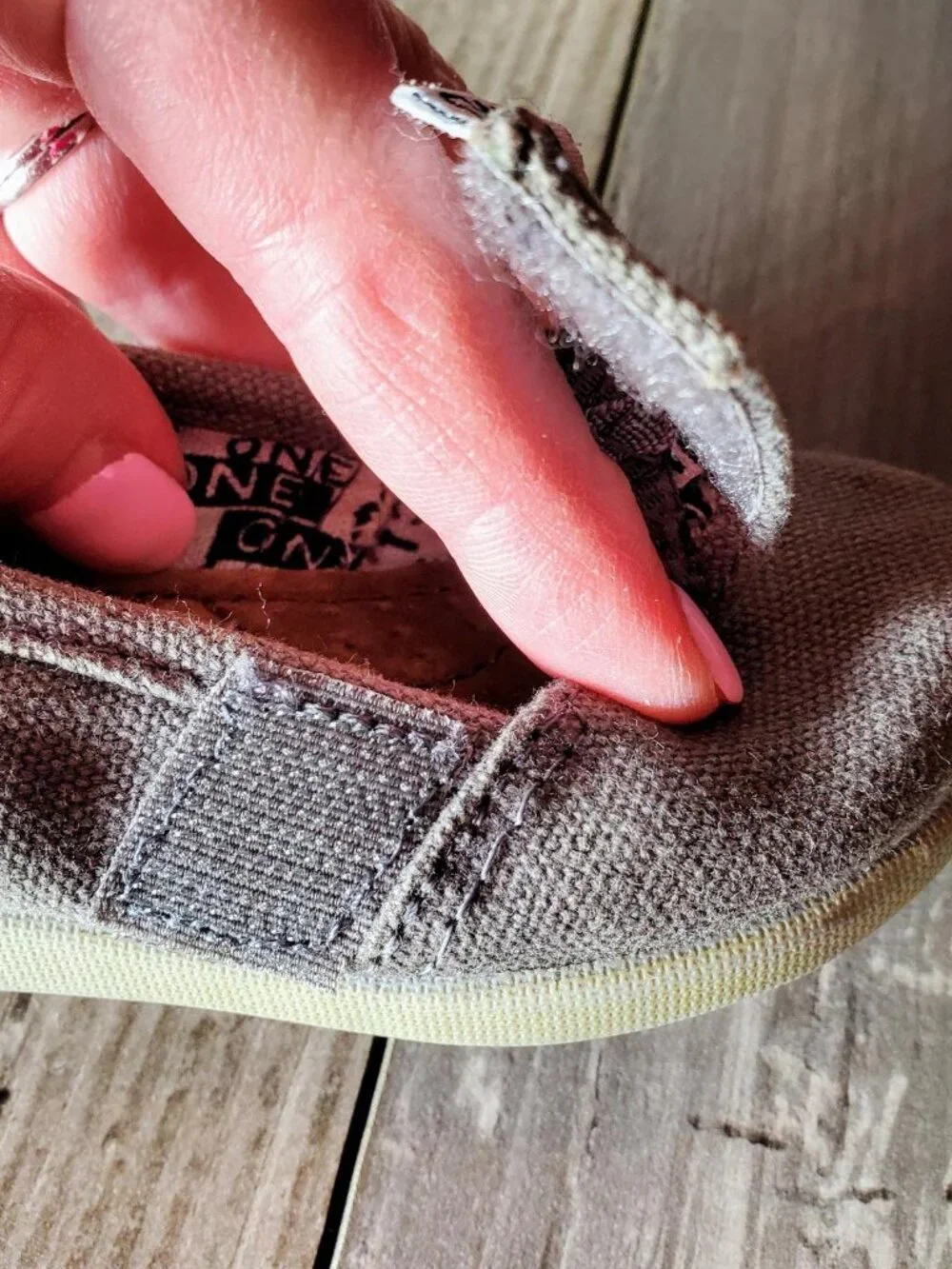 TOMS Size 2 Canvas Baby Shoes Ash Gray Beige NWOT